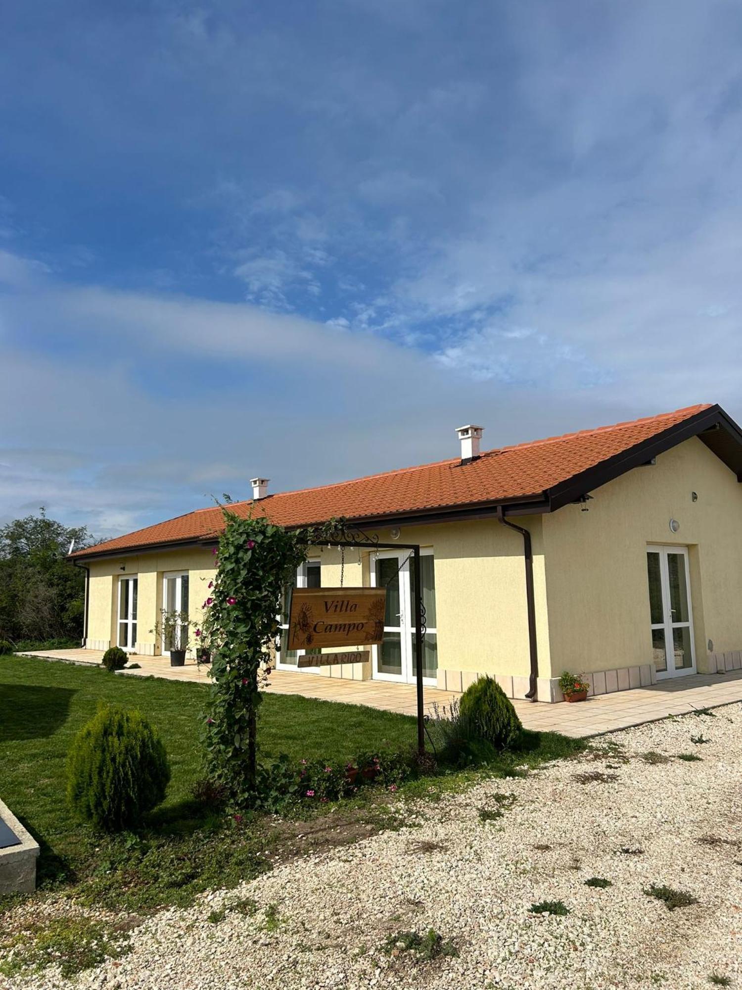 Villa Campo Ezerets Exterior photo